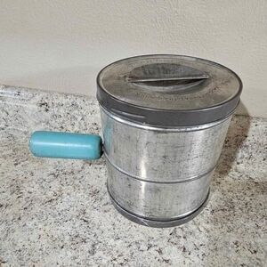 Stainless Steel Flour Sifter with Blue Handle
